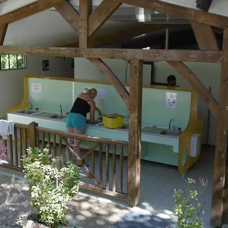 Mobil-home Convivial, Animaux Admis - 6 Pers. - Api-1-52-2309 * La Chapelle-Aubareil